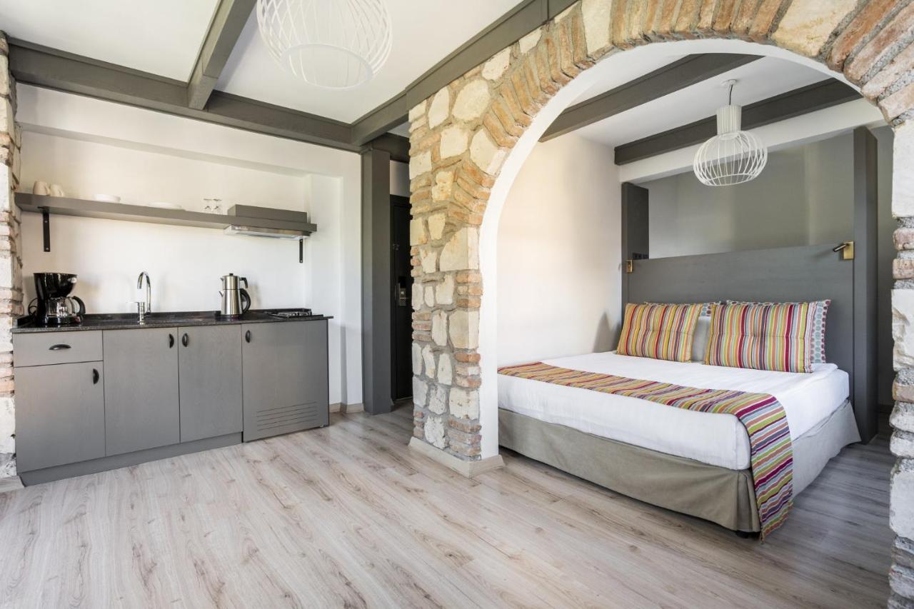 Lovely Studio Flat Near Hadrians Gate Apartament Antalya